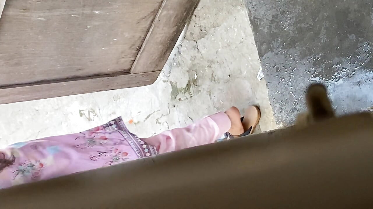 Chhoti behen ko puri nangi hokr nahate dekha tam desi köylü kızı banyo videosu