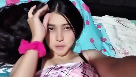 Üvey babamla banyoda lezzetli sikiş, beni hamile bırakmak için prezervatifi çıkarıyor (gerçek ev yapımı)