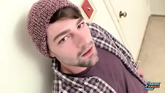 Straightnakedthugs yakışıklı adam Mickey Waters sert etini dağınık patlamaya okşuyor