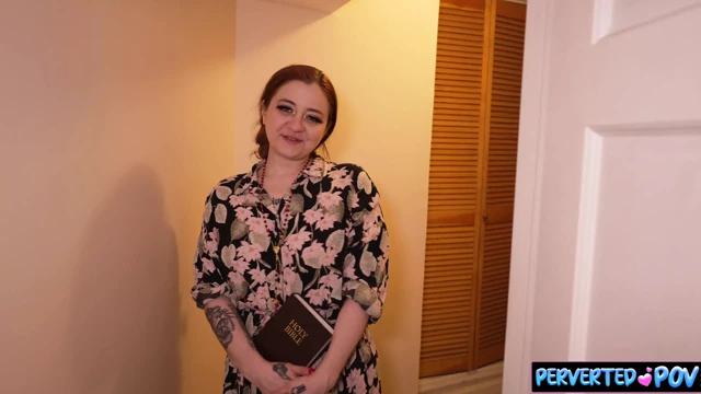 Papaz kızı İncil eğitimi için geliyor