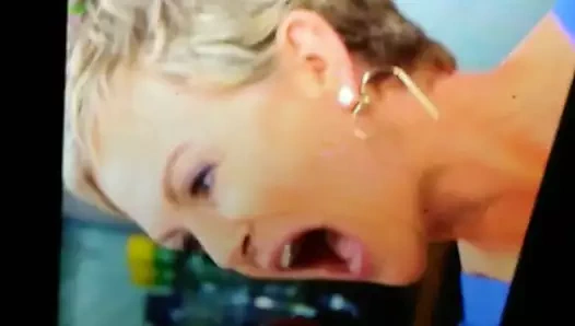 Karen Heinrichs machs  Maul auf