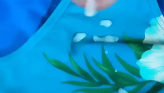 karısının bikini üzerinde Cumming.