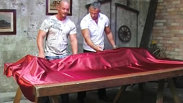 Bdsm aşırı arzular! Köle sürtükler sert kazanılan cezalarını alıyor!