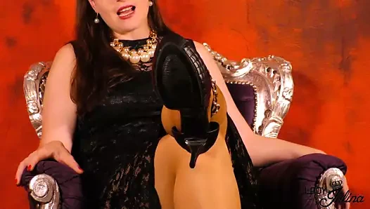 naylon çorap ve külotlu çorap alman dominatrix metresi bir ayak köle olmak