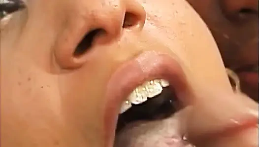 Ateşte üçlü seks