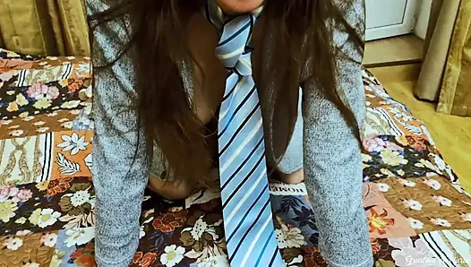 Şapkalı kızdan amatör yarak emiyor ve sert domaltıyor