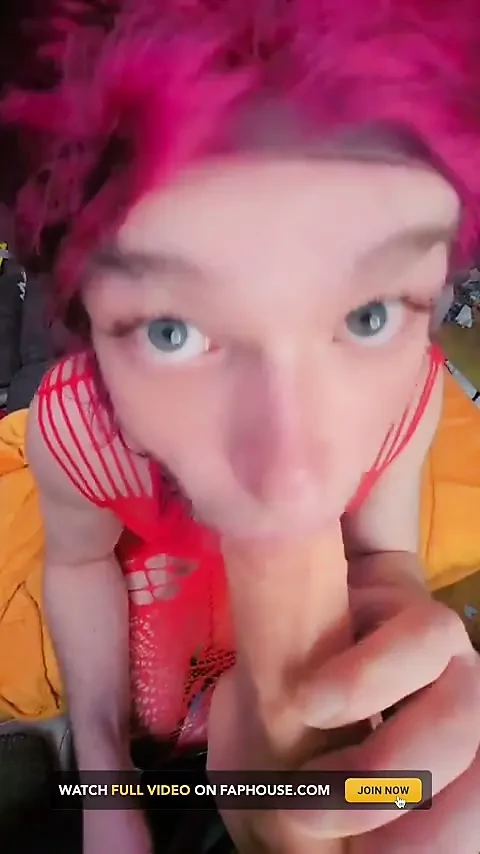 Dildo ile Sissy Eğitimi Derin Emme Pratik