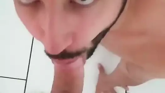 Benim ayı dom beni tokatlıyor ve ağzımı sikiyor