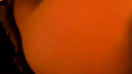 Eğlenen iki arkadaştan klip