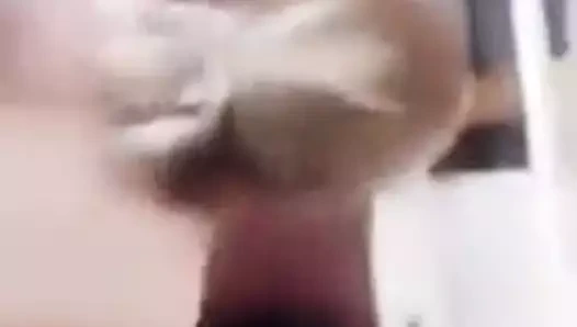 Jebem Martinu dok joj je muz na putu..