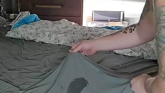 Birden fazla yoğun bacak sallama orgazmı