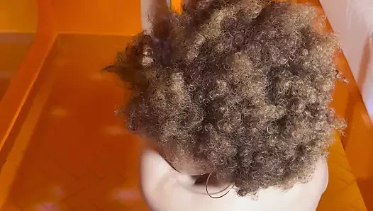 Bu büyük siyah yarakla sıkı deliğimi sikiyorum