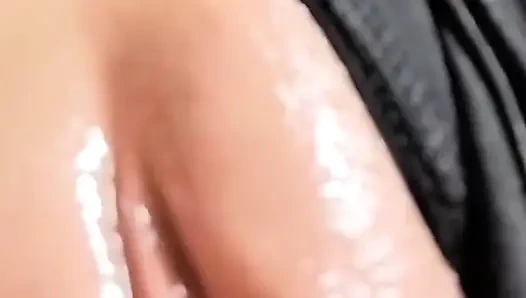 Seksi sekreter patronun büyük yarağını emiyor