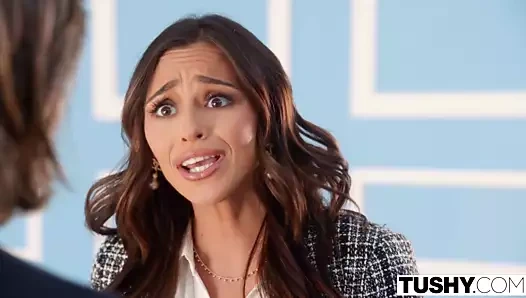 Kıvırcık anal aç armani patronla başını belaya sokmayı seviyor