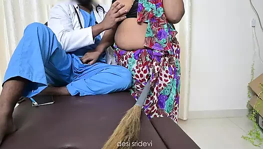 Hemşire kolkata hastanesinde hastayla eğleniyor