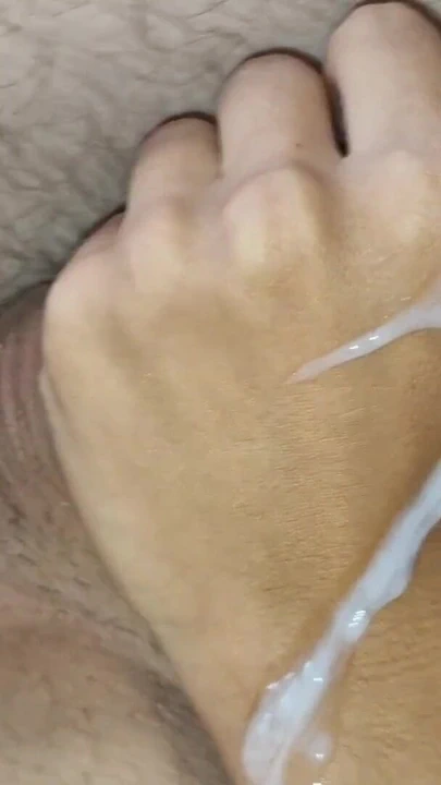 "Kadın kılıklı bir femboy pürüzsüz bir göte büyük bir yarak aldı!"