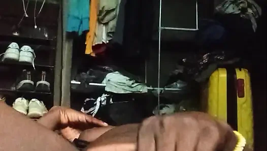 Alman anne edepsiz tina büyük yaraklı büyük zenci yarağı ve gırtlağına kadar alıyor