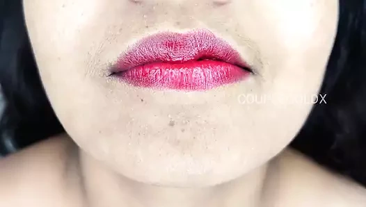 Komal kıyafetsiz geldi