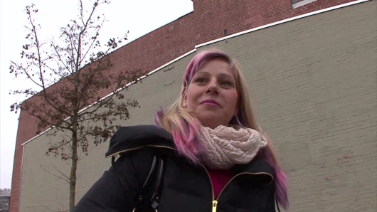 Genç bir kötü kız için ırklararası zevk