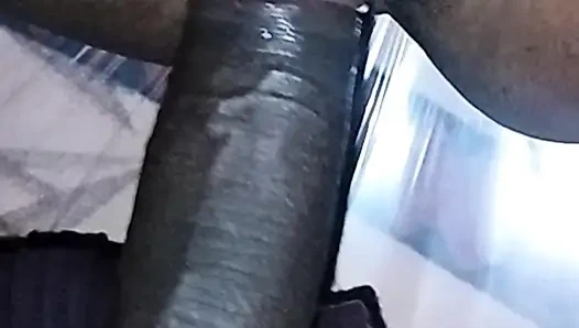 İnce desi kız ve 14 inçlik kalın yarak çok sikiliyor. Küçük desi ateşli yenge