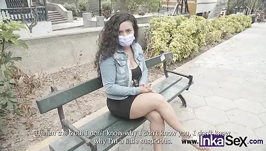 Büyük memeli Perulu MILF, Venezuelalı sevgilisiyle partnerine sadakatsiz.