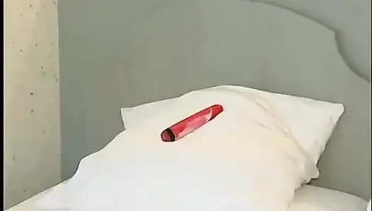 Tombul olgun motelde mastürbasyon yapıyor