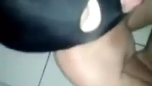 mamae mascarada engole porra