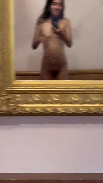 Замок во Франции Sabrina Kundu - путешествующая порнозвезда