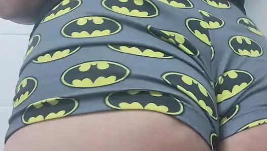 Yatmaya hazırlanıyorum ve meme uçlarım çok sertleşiyor