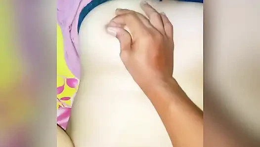 Büyük, sıkı, dik götlü güzel bir hizmetçiyi aldatıyor