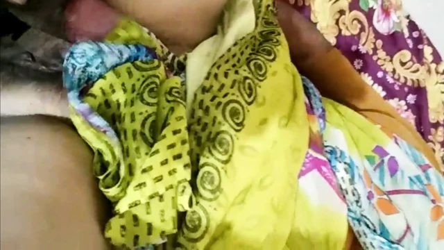 When I went to Didi's house, Didi went to the market in the morning and brother-in-law suddenly came home and brother-in-law tried to fuck me