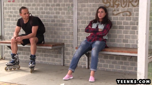 Tekerlekli paten hırsızı derin boğaz ve lanet tarafından polisten kaçar