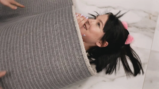 Korkunç bir yarak küçük, kırılgan Aarol Renti'nin götünü parçalıyor