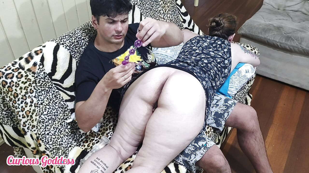 Meraklı tanrıça - anal amatör kocamın arkadaşı götümü sikişmeye açık olması için eğitmeye geldi