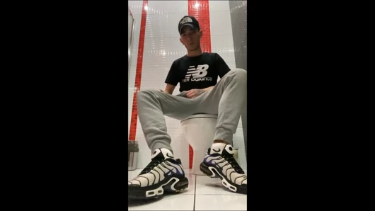 adam wanks içinde tuvalet