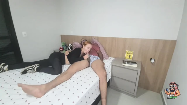 Terli Dracarys Şeyh'i gırtlağına kadar alıyor ve her damlayı yutuyor
