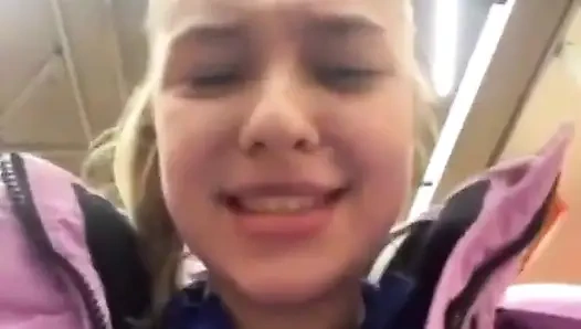 Soyunma odasında mastürbasyon yakın çekim