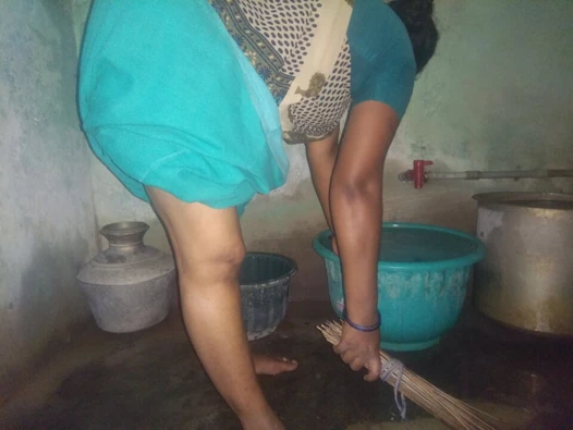 Azhagana velaikari pundayai parthu rasikum veetu urimaiyalar kerala güzel ev hanımı seks