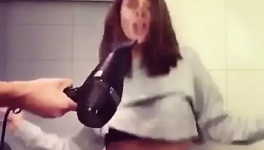 Chloe Bennet'in dansı