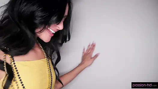 Laynee james welcums döl dolu bir amcıkla yeni başlangıçlar yapıyor