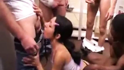 Nina gangbanged tarafından birkaç adamlar