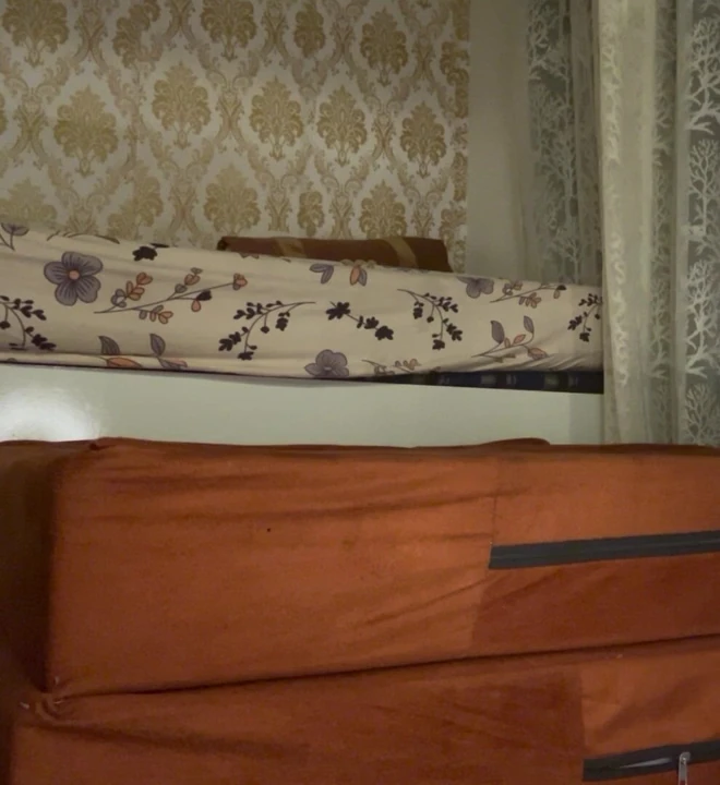 Ateşli Hintli desi kız yastık yastığında mastürbasyon yapıyor seks yapıyor