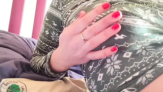 Oh hayır... ben kötü bir kızım... porno izleyip mastürbasyon yaptıktan sonra yatağıma işedim!