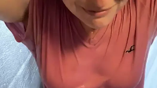 Islak tişörtlü duş