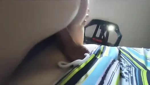 Kocası onu memnun etmediği için komşu beni sikiyor