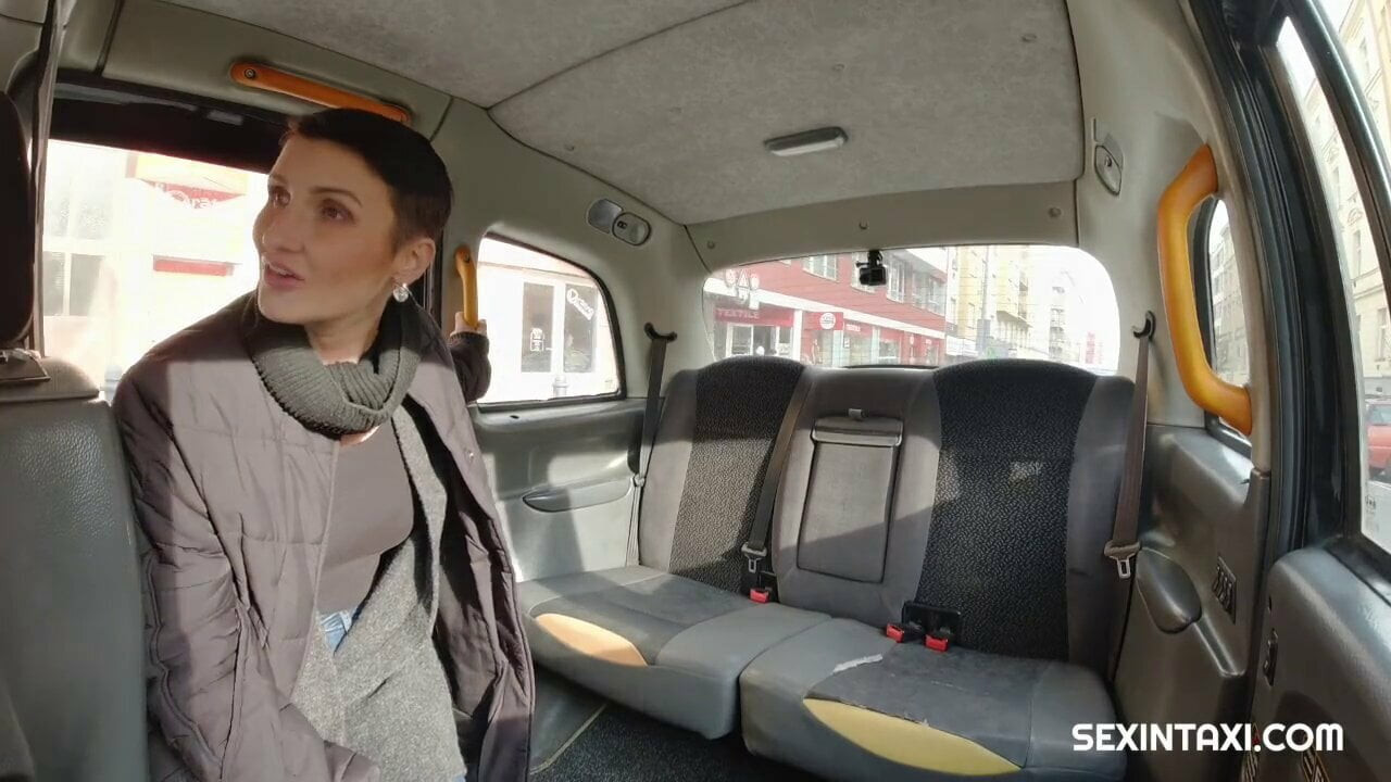 Taksi bulmakta sorun yaşadı