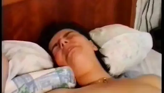 Cömert göğüslü genç bir kadın için ev yapımı oyuncu seçmeleri