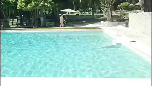 Çıplaklar partisine gittik