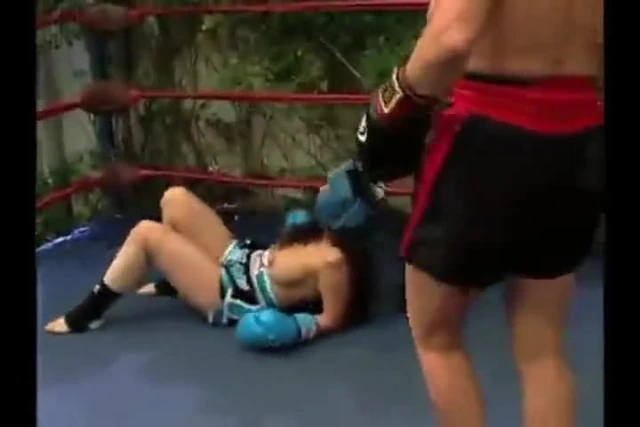 üstsüz kickboks