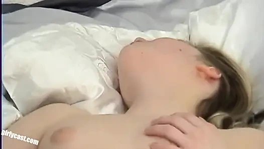 Claudia 18 yaşında - ilk HC videosu